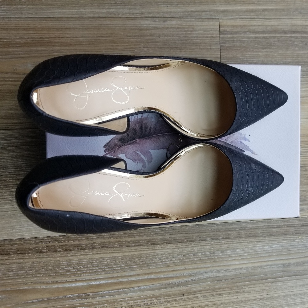 Women's Black Pumps Sz 9.5